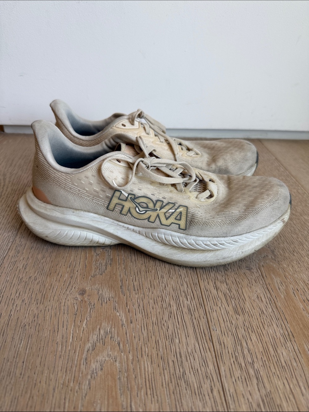 Hoka Women’s Mach 6 Running Shoes Sneakers Sz 9